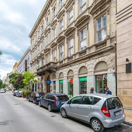 King's Haven Downtown With Balcony Apartment *